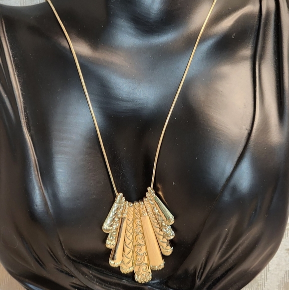 AREA Stars Gold Tone Pendant Necklace New - Picture 1 of 6